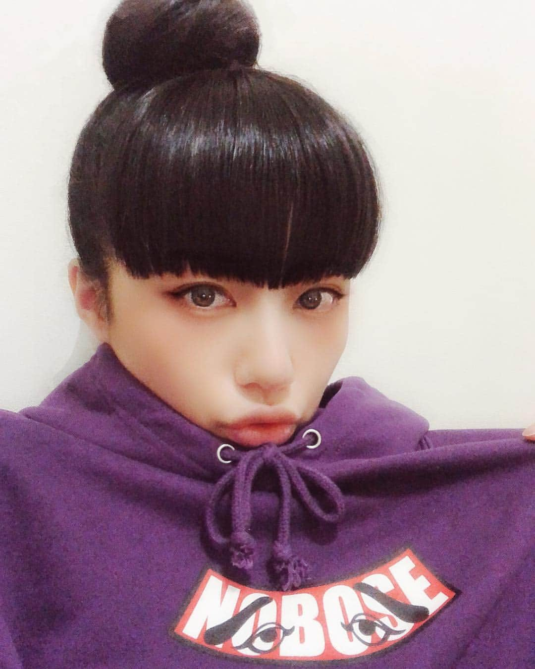 早瀬英里奈さんのインスタグラム写真 - (早瀬英里奈Instagram)「・ 🍡NOBOSE🍡 ・ パーカー好きだなぁ💜 フードが大きいパーカー作りたいなぁ🌟 ・ もうすぐ？ 出演情報お届けできそうです✨ ・ ・ ・ #🍡 #だんご三姉妹 #nobose  #バーン ！ #パーカー #フーディー #フード大きめが好き #出演情報 #早瀬英里奈 #erinahayase」4月3日 23時59分 - erina.hayase