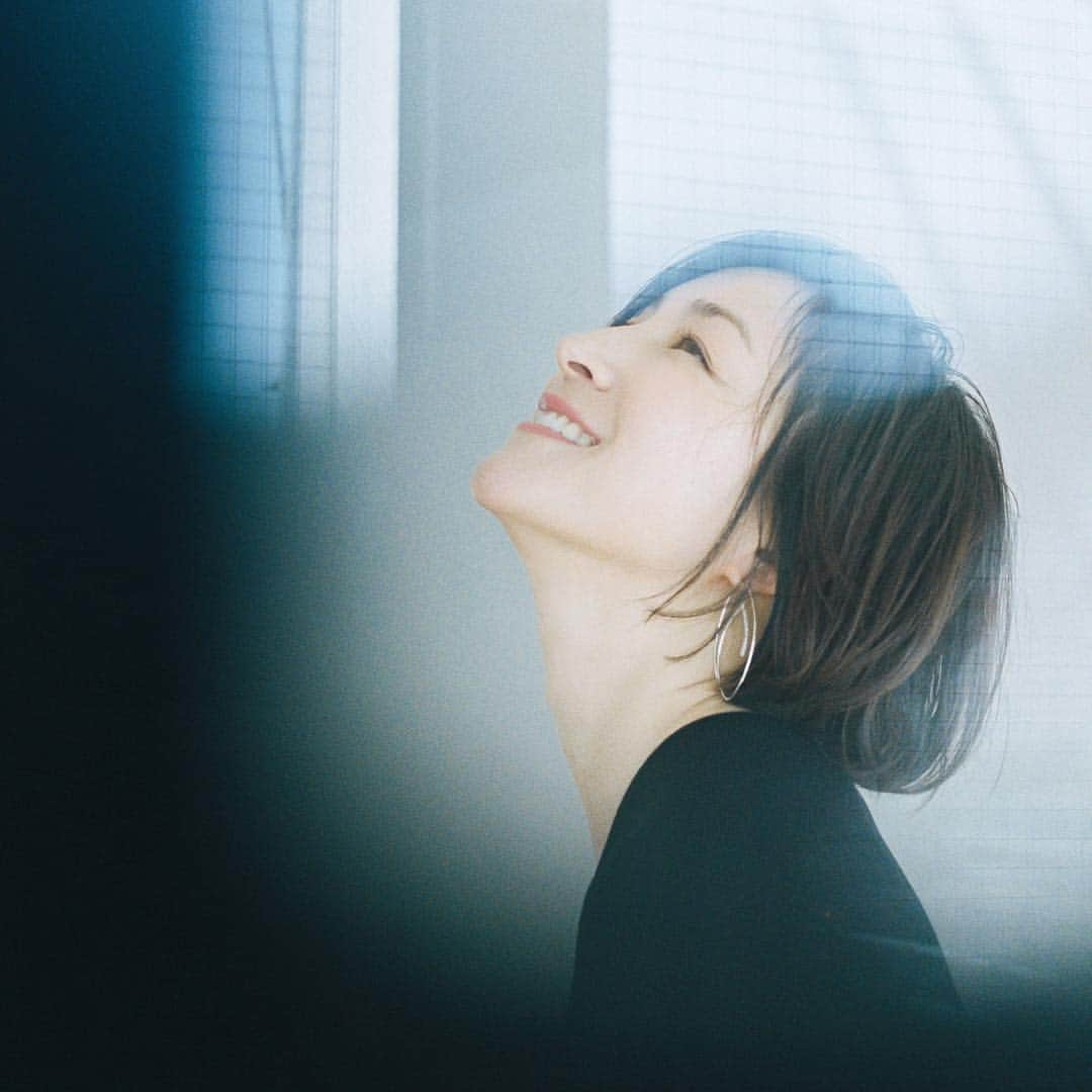 濱田英明さんのインスタグラム写真 - (濱田英明Instagram)「Ryoko Hirosue, 2019 #広末涼子 #ryokohirosue #pentax67 #eos1v」4月4日 0時05分 - hamadahideaki