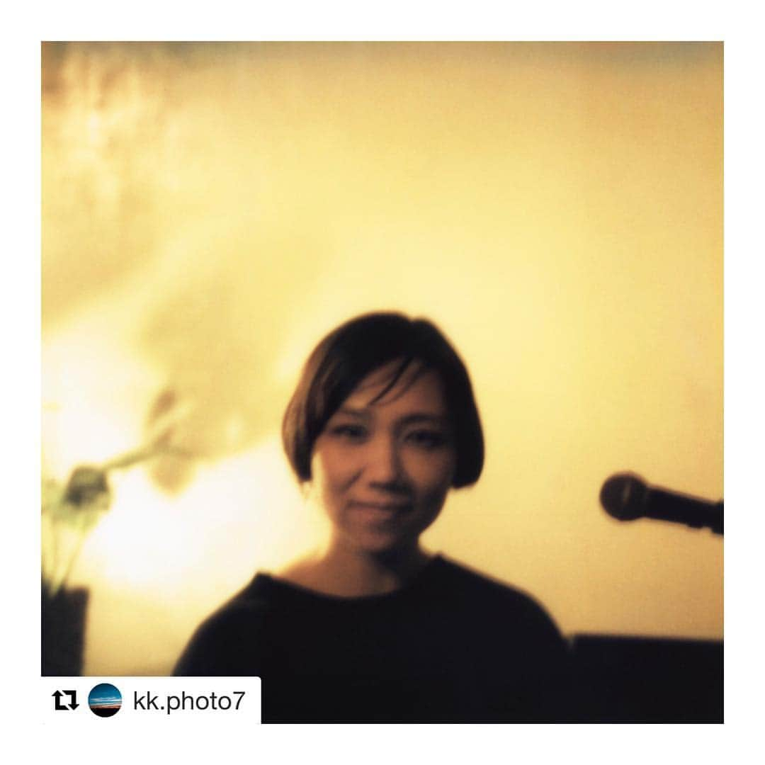 岡田梨沙さんのインスタグラム写真 - (岡田梨沙Instagram)「汀ちゃんのライブにて。 ありがとうございます🌷  #Repost @kk.photo7 with @get_repost ・・・ 芯のある、素敵な女性でした。 ありがとうございました。  #岡田梨沙 #田中佑司 #竹澤汀」4月4日 0時08分 - risarisapurdie