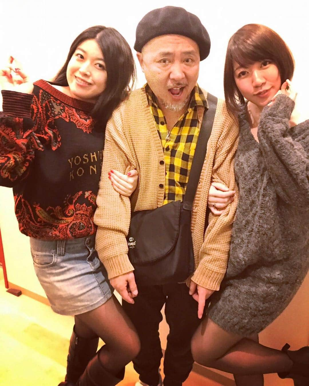 益子寺かおりさんのインスタグラム写真 - (益子寺かおりInstagram)「先ほど発表になった大乳〜ス！ ・ カバーアルバム「Endless Bubble」収録曲「目を閉じおいでよ」で、今回ゲストボーカルとして参加して下さったマキタスポーツさん…♡ @makisupo ・ ・ なんと！ベッド・インのワンマン●おギグ・5/18（土）マイナビBLITZ赤坂での公演にゲスト出演してくださることが決定！！ ・ レコーディングの時にも、甘い歌声はロンモチのこと、多彩な表現力で素敵なサムシングをいっぱい挿入して下さって感動…♡ ・ テクニシャンなマキタスポーツさんへのリスペクトの想いがより一層高まりました…♡ ・ まるで何回戦も終えたかのようにイカされっぱなし…！相性グンバツ過ぎました…////やまだかつてない1曲！ぜひ聴いてみてチョンマゲ！ ・ #マキタスポーツ さん  #本当にサンクスモニカです♡ #Endlessbubble #目を閉じておいでよ #ベッドイン #bedin」4月4日 0時36分 - kaori_masuco