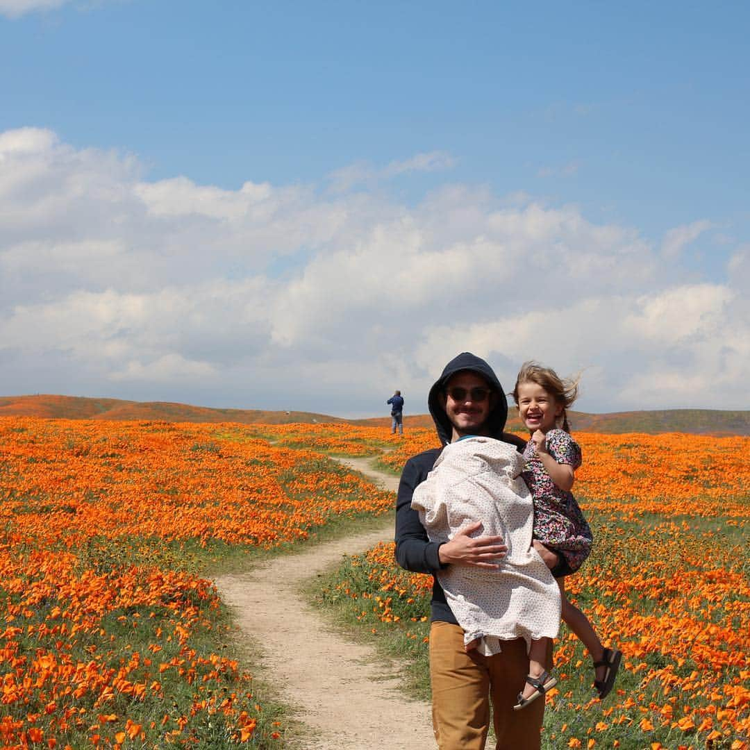 テイト・エリントンさんのインスタグラム写真 - (テイト・エリントンInstagram)「Yesterday was...perfect! For some reason I opted to dress like Ted Kaczynski. #superbloom2019 #superbloom」4月4日 0時46分 - tateellington