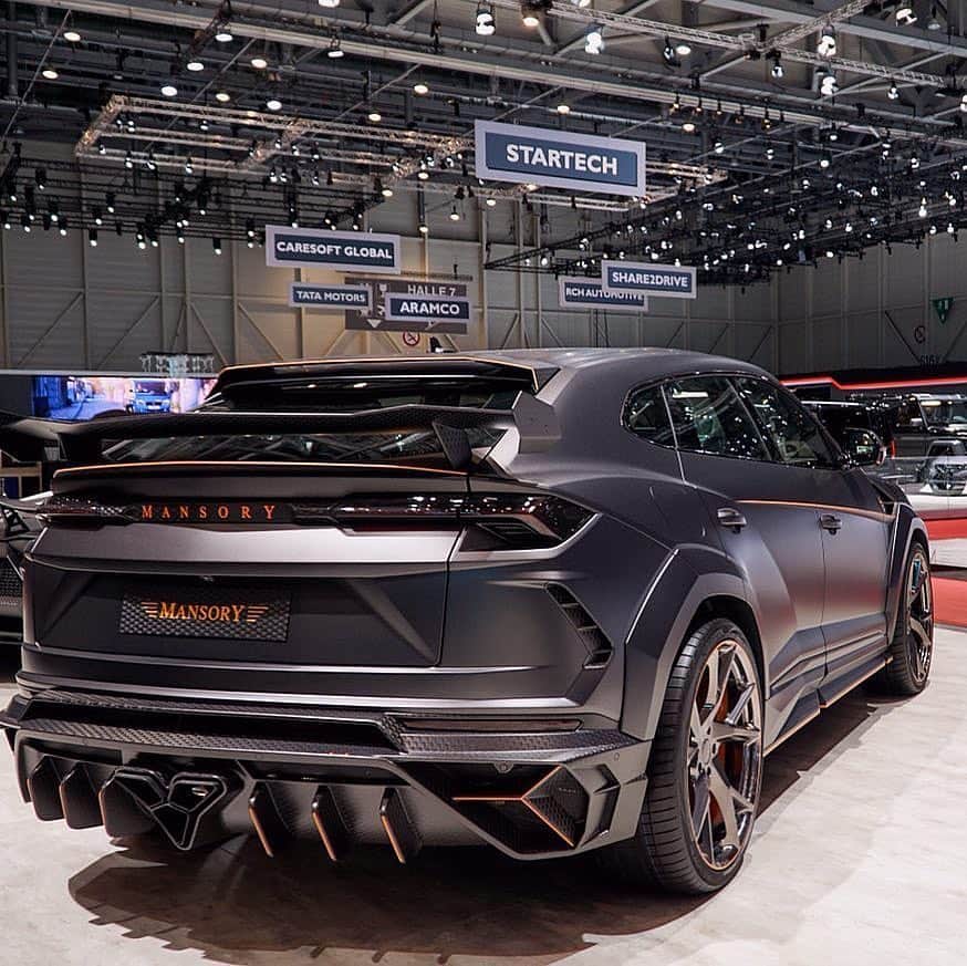 CARLiFESTYLEさんのインスタグラム写真 - (CARLiFESTYLEInstagram)「Mansory Urus. Thoughts on exhaust? Photo by @mansory #carlifestyle」4月4日 0時51分 - carlifestyle