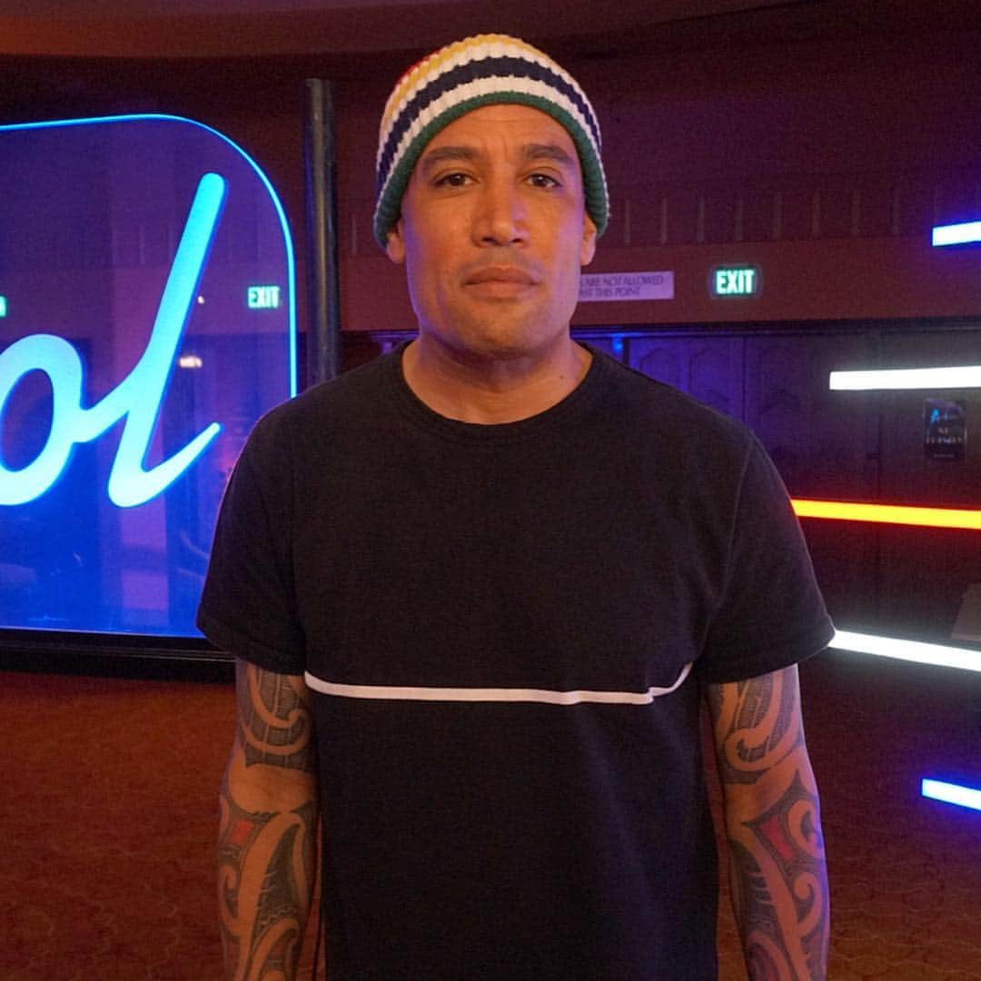American Idolさんのインスタグラム写真 - (American IdolInstagram)「We’re not cool enough to join this duo! 😎Swipe ⬅️ left to find out who’s taking the stage with @benharper for our 🌟All-Star Duets & don’t miss #AmericanIdol this Sunday + Monday night @ 8/7c on ABC. #idolduets」4月4日 0時49分 - americanidol
