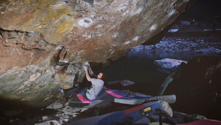 ダニエル・ウッズのインスタグラム：「FLASHflood v13 (8B)  Lovin swiss life! Best granite blocs out there. Last time I was here was when I was 18.. alot more blocs have gone up since then and the amount of untouched rock is 🤯. vid by @westmountainmedia 🙌💯」