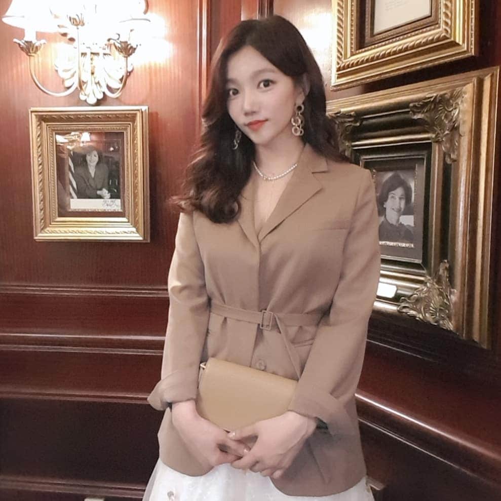 イ・チェヨンさんのインスタグラム写真 - (イ・チェヨンInstagram)「✌」4月4日 0時57分 - chyoung15