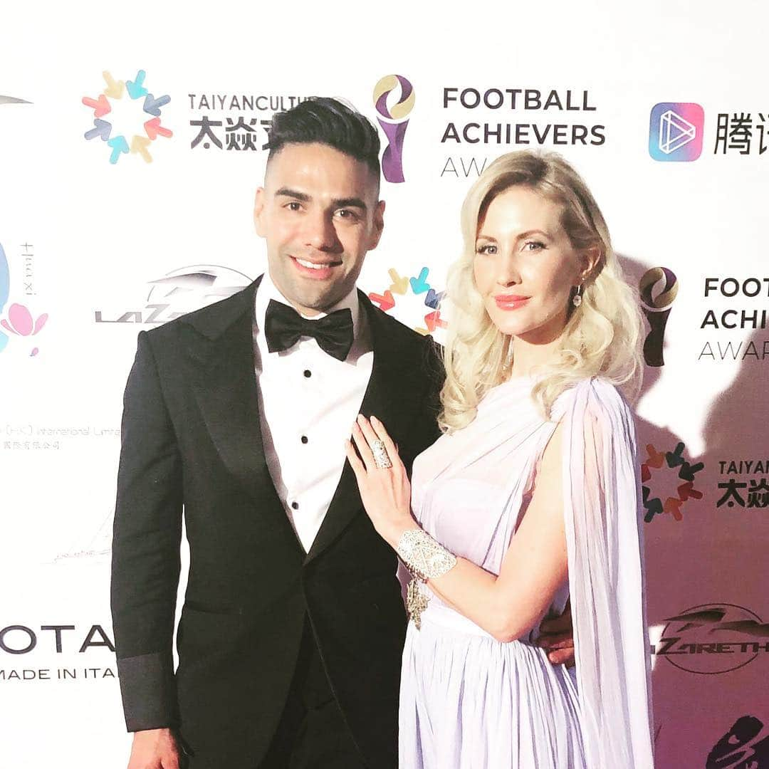 ラダメル・ファルカオさんのインスタグラム写真 - (ラダメル・ファルカオInstagram)「Football Achievers Awards.」4月4日 1時01分 - falcao