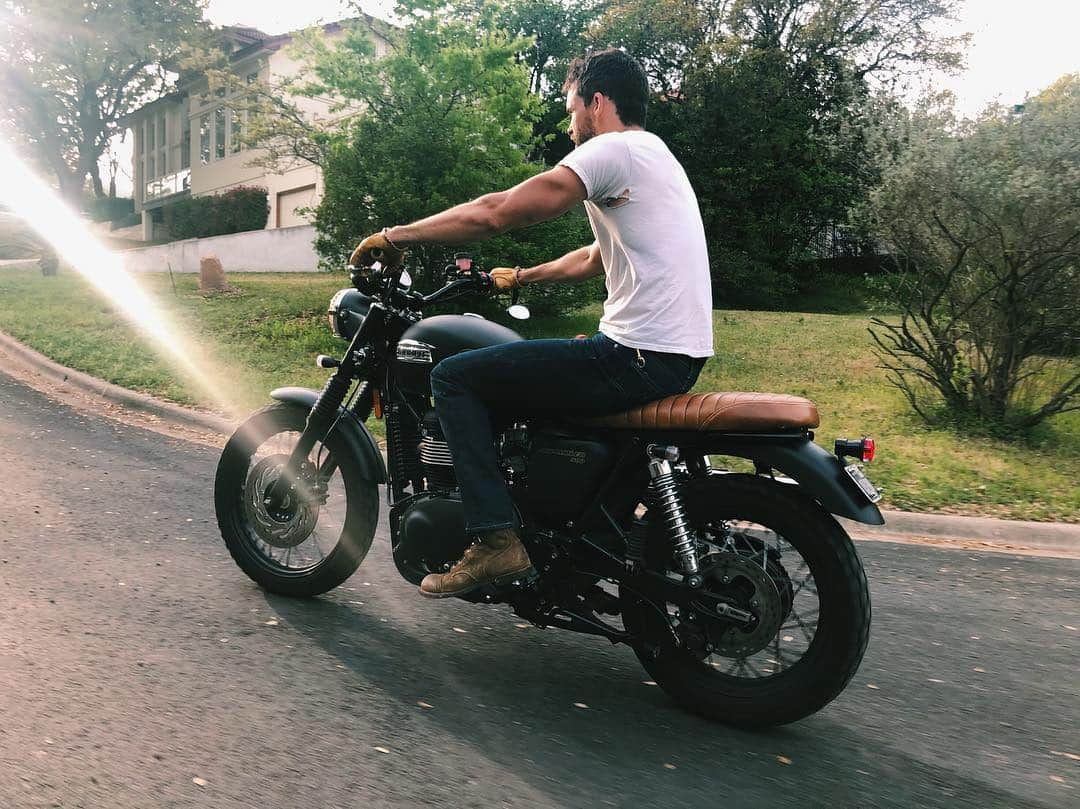 オースティン・ニコルズさんのインスタグラム写真 - (オースティン・ニコルズInstagram)「🏍」4月4日 1時05分 - austinnichols