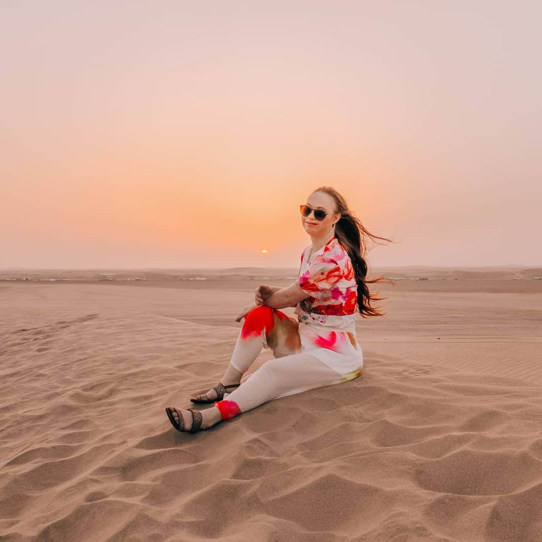 マデリン・スチュアートさんのインスタグラム写真 - (マデリン・スチュアートInstagram)「Some amazing shots of my time in the desert, I could not decide which was my favorite,  which one do you love the most? 🐪🐪☀️🐪🐪 Missing Doha」4月4日 1時09分 - madelinesmodelling_