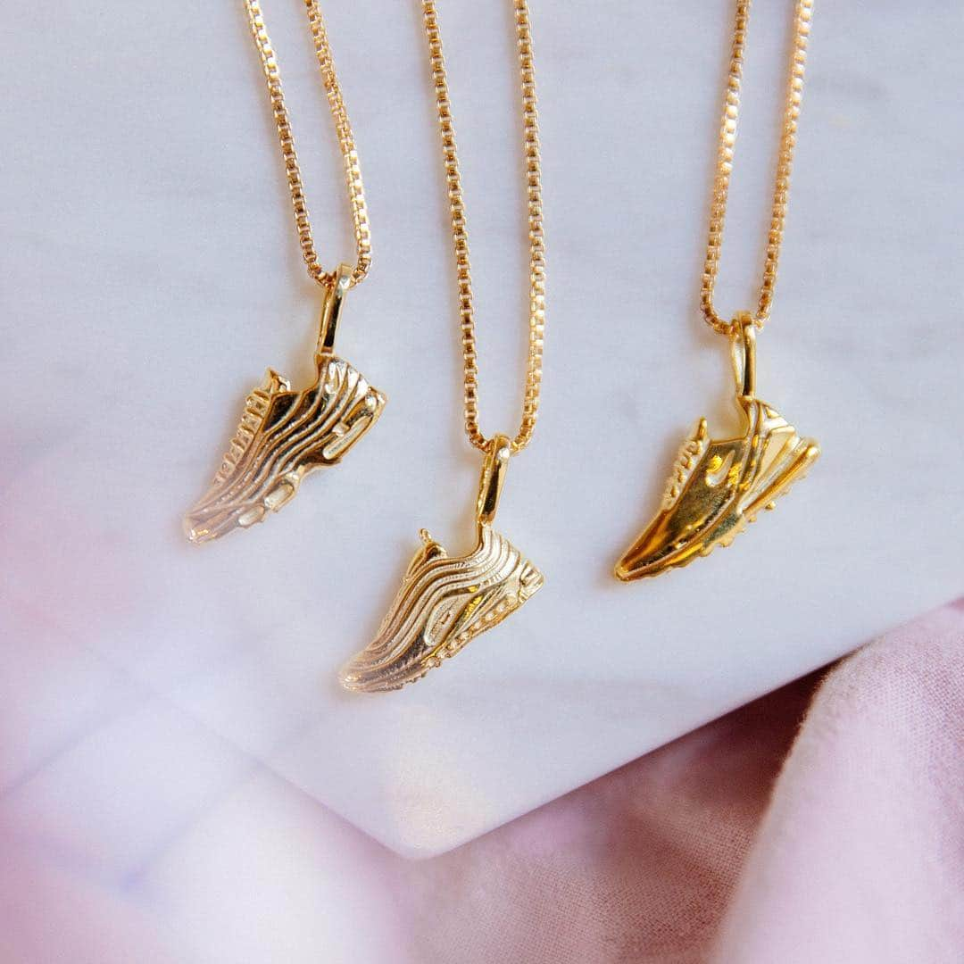 Urban Outfittersさんのインスタグラム写真 - (Urban OutfittersInstagram)「Designed exclusively for UO by @themjewelers, these @Nike Air Max necklaces are available online and at our Nike Air Marketplace at @Space15Twenty in three styles: Air Max 97, Air Max 95 and Air Max 270. #UOonYou #nike」4月4日 1時21分 - urbanoutfitters