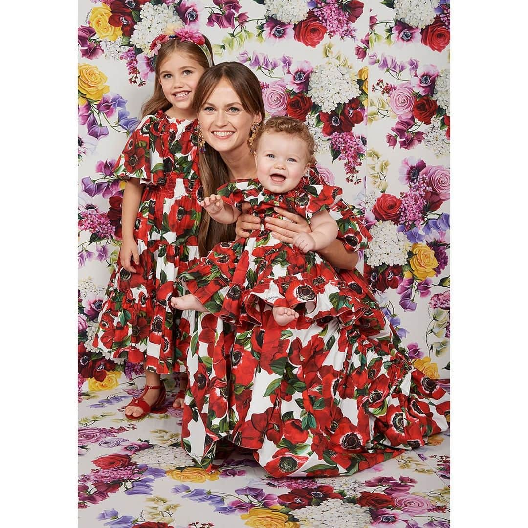 ドルチェ&ガッバーナさんのインスタグラム写真 - (ドルチェ&ガッバーナInstagram)「Three is the magic number, especially when all dressed in matching looks! #DGFamily」4月4日 1時30分 - dolcegabbana