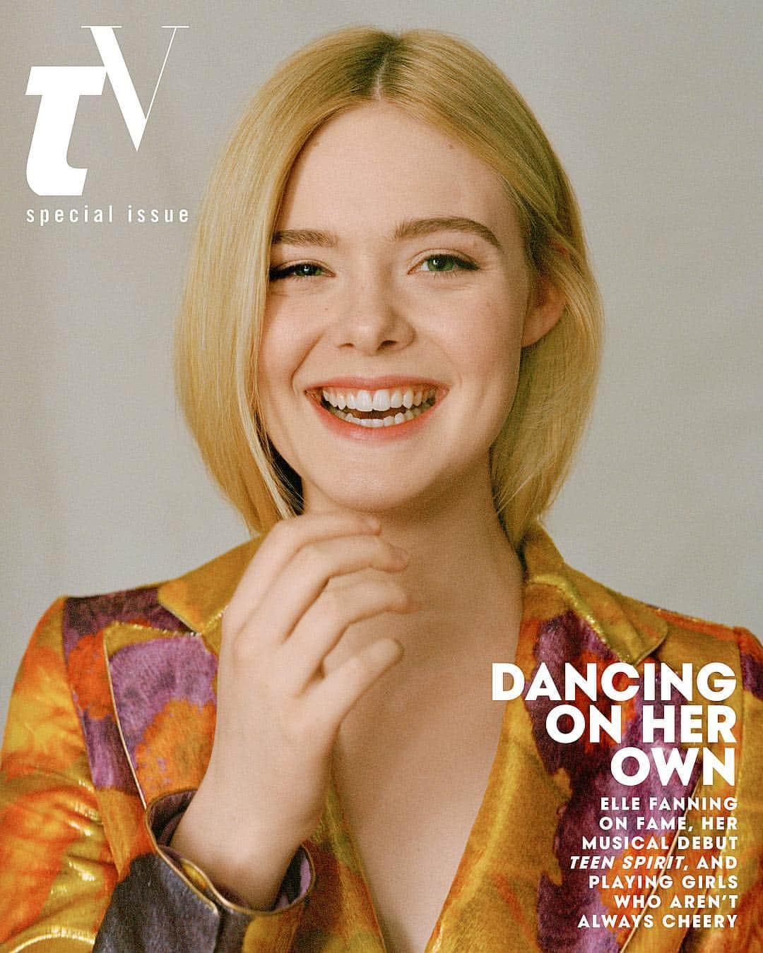 Just Jaredさんのインスタグラム写真 - (Just JaredInstagram)「@ellefanning is all smiles on the cover of @teenvogue! See more on JustJared.com! #ElleFanning Photo: Katie McCurdy/Teen Vogue」4月4日 1時43分 - justjared