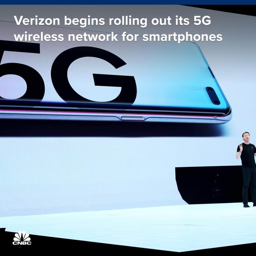 のインスタグラム：「Verizon has turned on its 5G wireless network in two markets, Chicago and Minneapolis. The company will activate 30 additional 5G markets next year, which will work with the next generation of connected gadgets, Verizon's CEO said.⁣ ⁣ Only a select number of phones will support the network at first. Samsung will launch a Galaxy S10 5G model later this quarter that will be exclusive to Verizon to start. That leaves the Motorola Z3 as the only phone that supports Verizon’s new 5G network right now, and it requires a separate accessory to work on it.⁣ ⁣ T-Mobile and Sprint are planning to roll out 5G later this year but neither of the companies, which are still in the midst of a merger, have activated 5G yet.⁣ ⁣ AT&T’s 5G+ network, the branding it’s using for its 5G coverage, is available in 12 markets. The company says it will increase that coverage throughout the year.⁣ ⁣ You can read more, at the link in bio. ⁣ ⁣ *⁣ *⁣ *⁣ *⁣ *⁣ *⁣ *⁣ *⁣ ⁣ #Verizon #5G #Smartphones #Wireless #Tech #Technology #Internet #Movies #Streaming #Media #Online #Business #News #BusinessNews #CNBC」