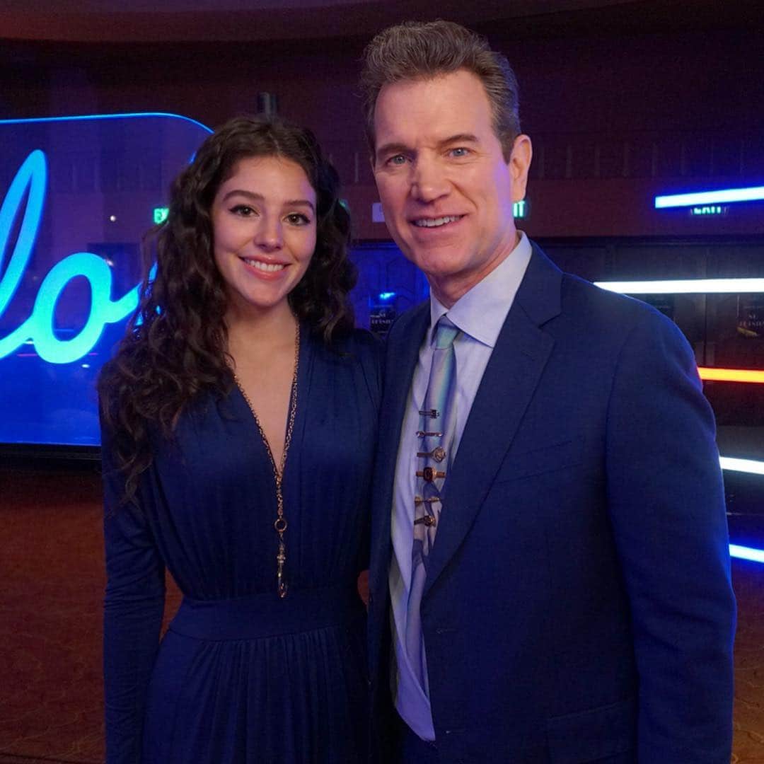 American Idolさんのインスタグラム写真 - (American IdolInstagram)「Guess who is singing with their Idol @chrisisaak for our 🌟All-Star Duets!?! Swipe ⬅️ left to see 👀 & don’t miss #AmericanIdol this Sunday + Monday night @ 8/7c on ABC.  #idolduets」4月4日 2時00分 - americanidol
