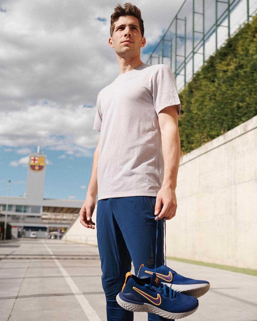 セルジ・ロベルトさんのインスタグラム写真 - (セルジ・ロベルトInstagram)「My colors in my feet, Barça in my heart, Nike Epic React by FC Barcelona, yours to make more. Available today at nike.com. Make them yours with Nike by You!  Mis colores en los pies, el Barça en el corazón, Nike Epic React by FC Barcelona, tuyas para llegar más lejos. Disponibles en Nike.com. ¡Hazlas tuyas con Nike by You!」4月4日 2時16分 - sergiroberto