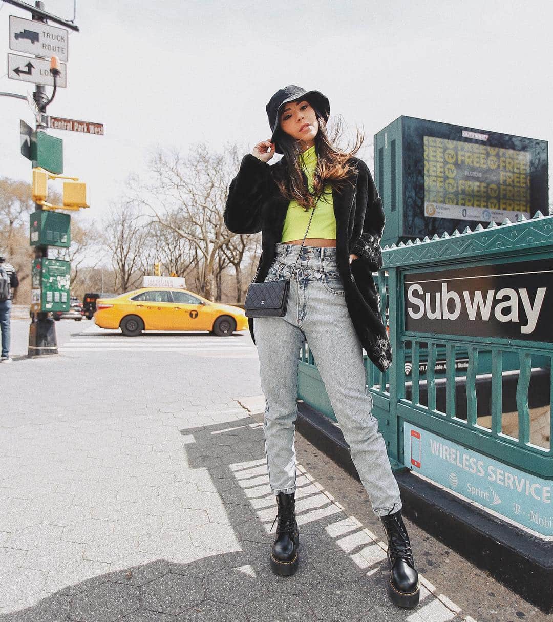 Gabriela Salesさんのインスタグラム写真 - (Gabriela SalesInstagram)「Rainha do metrô meu amô - #RMemNY #ny #nyc #newyork #novayork #trendalertrm」4月4日 2時39分 - ricademarre