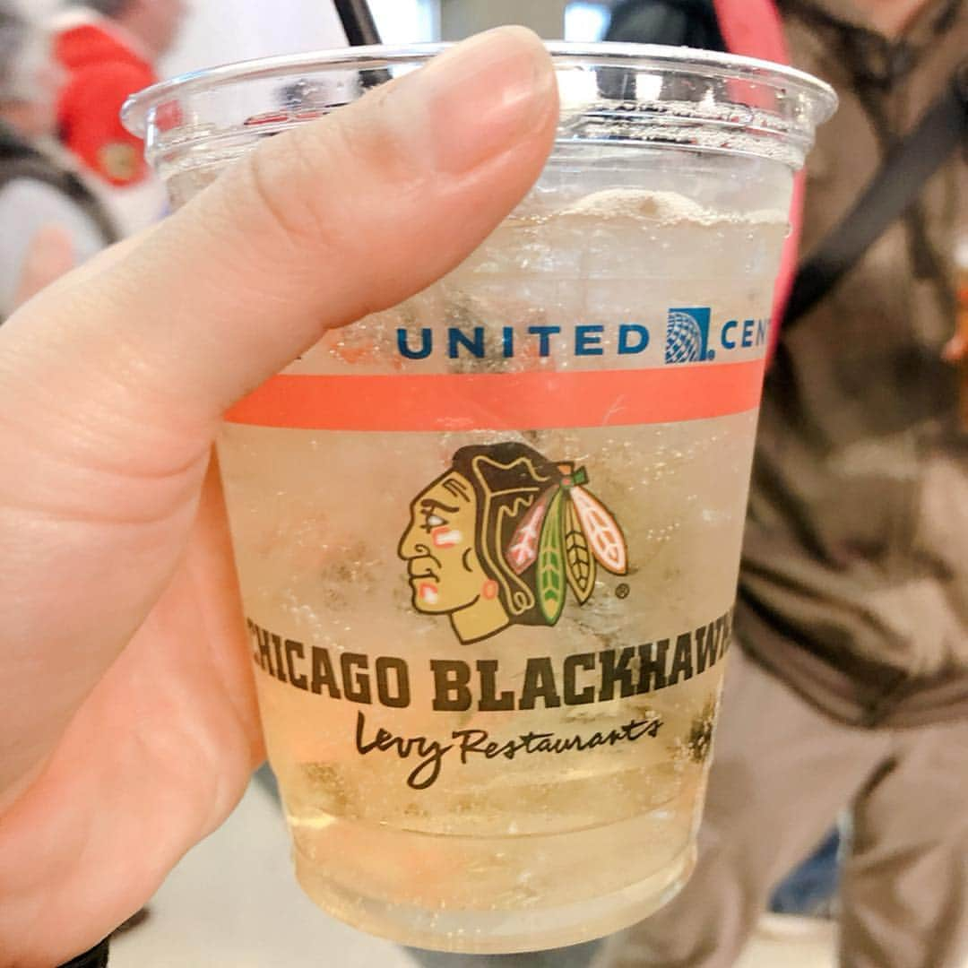 DASH・チサコさんのインスタグラム写真 - (DASH・チサコInstagram)「#blackhawks  #UnitedCenter #令和アルテマパワーズ」4月4日 2時51分 - dashchisako