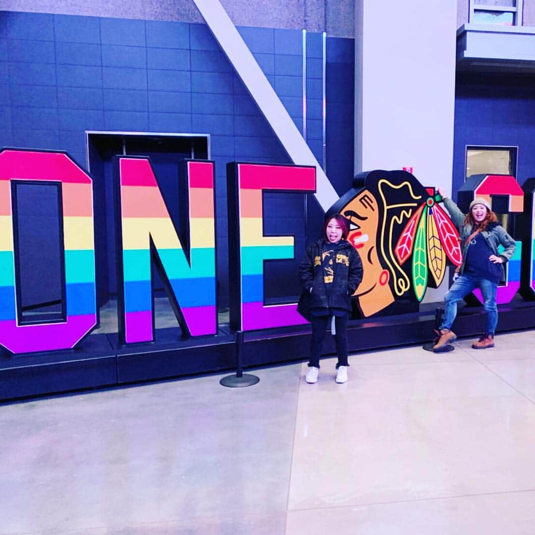 DASH・チサコさんのインスタグラム写真 - (DASH・チサコInstagram)「#blackhawks  #UnitedCenter #令和アルテマパワーズ」4月4日 2時51分 - dashchisako