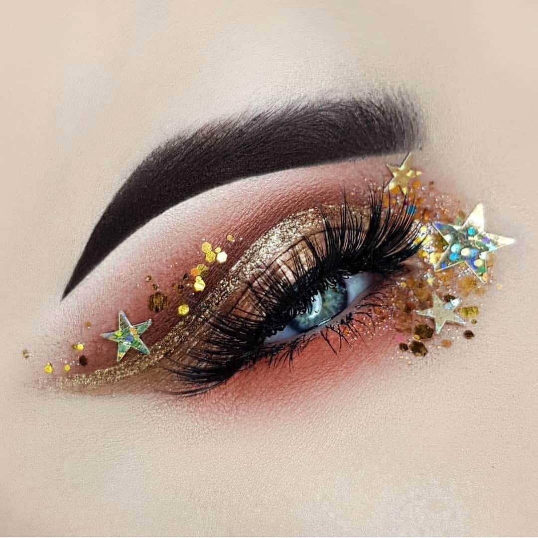 NYX Cosmeticsさんのインスタグラム写真 - (NYX CosmeticsInstagram)「@bangtsikitsiki wears our Foil Play Cream Pigment in 'Pop Quiz'  to achieve this festival-ready #EOTD 🤘✨ Who will be joining us in the desert next weekend?! 😏🌵🎶 || #nyxcosmetics #nyxprofessionamakeup #crueltyfreebeauty」4月4日 2時59分 - nyxcosmetics