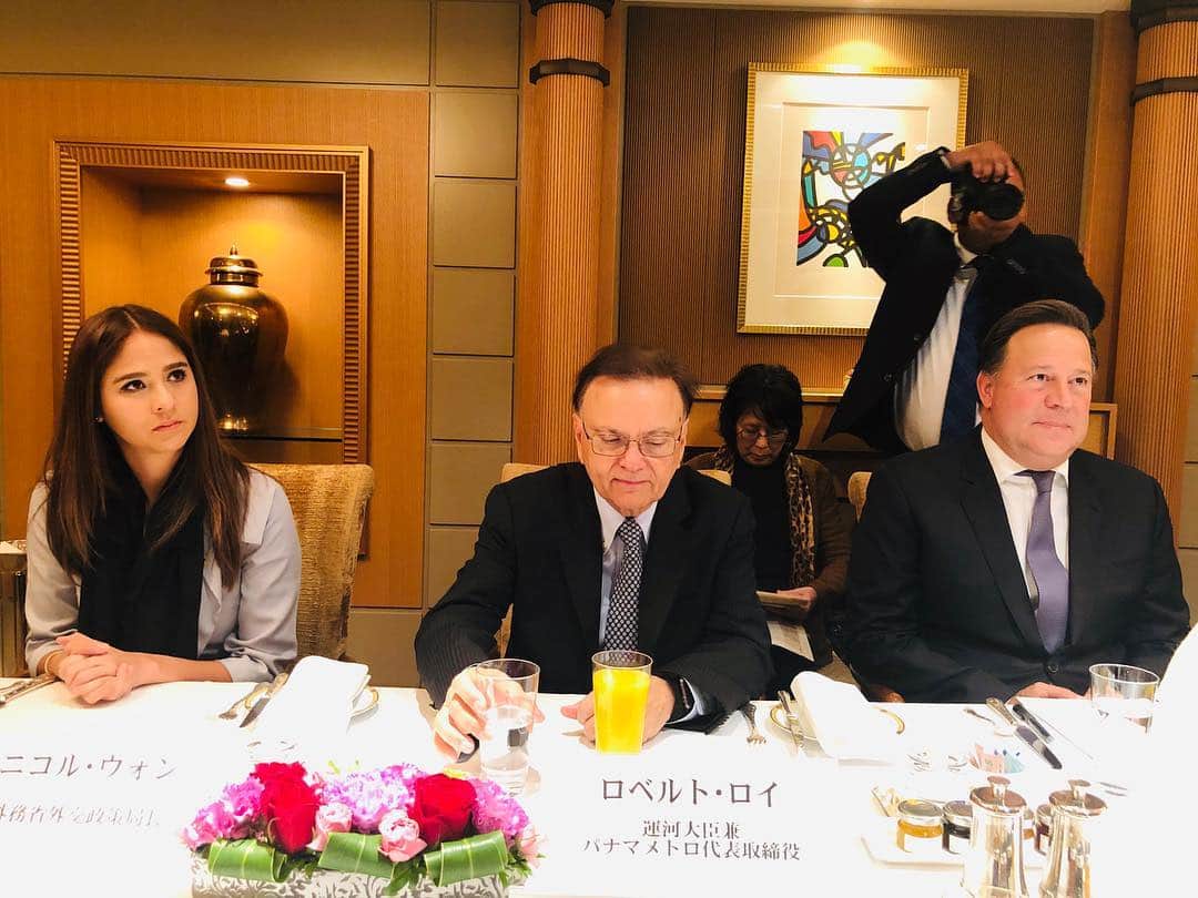 平井卓也さんのインスタグラム写真 - (平井卓也Instagram)「今朝はパレーラパナマ共和国大統領、ロイ運河担当大臣他と日本パナマ友好議連の役員との朝食懇談会に出席。パレーラ大統領は4回目の来日、今回はパナマに導入される日本製のモノレールの工場視察にも行かれます。#平井卓也 #パナマ共和国」4月4日 8時43分 - hiratakuchan0125