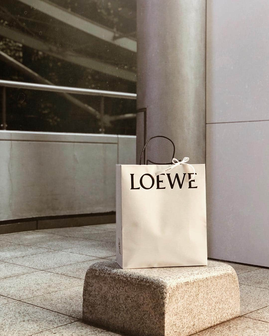 高園あずささんのインスタグラム写真 - (高園あずさInstagram)「. My first @loewe ! Thank you, my love❤️ #LOEWE」4月4日 8時48分 - azusa_takazono