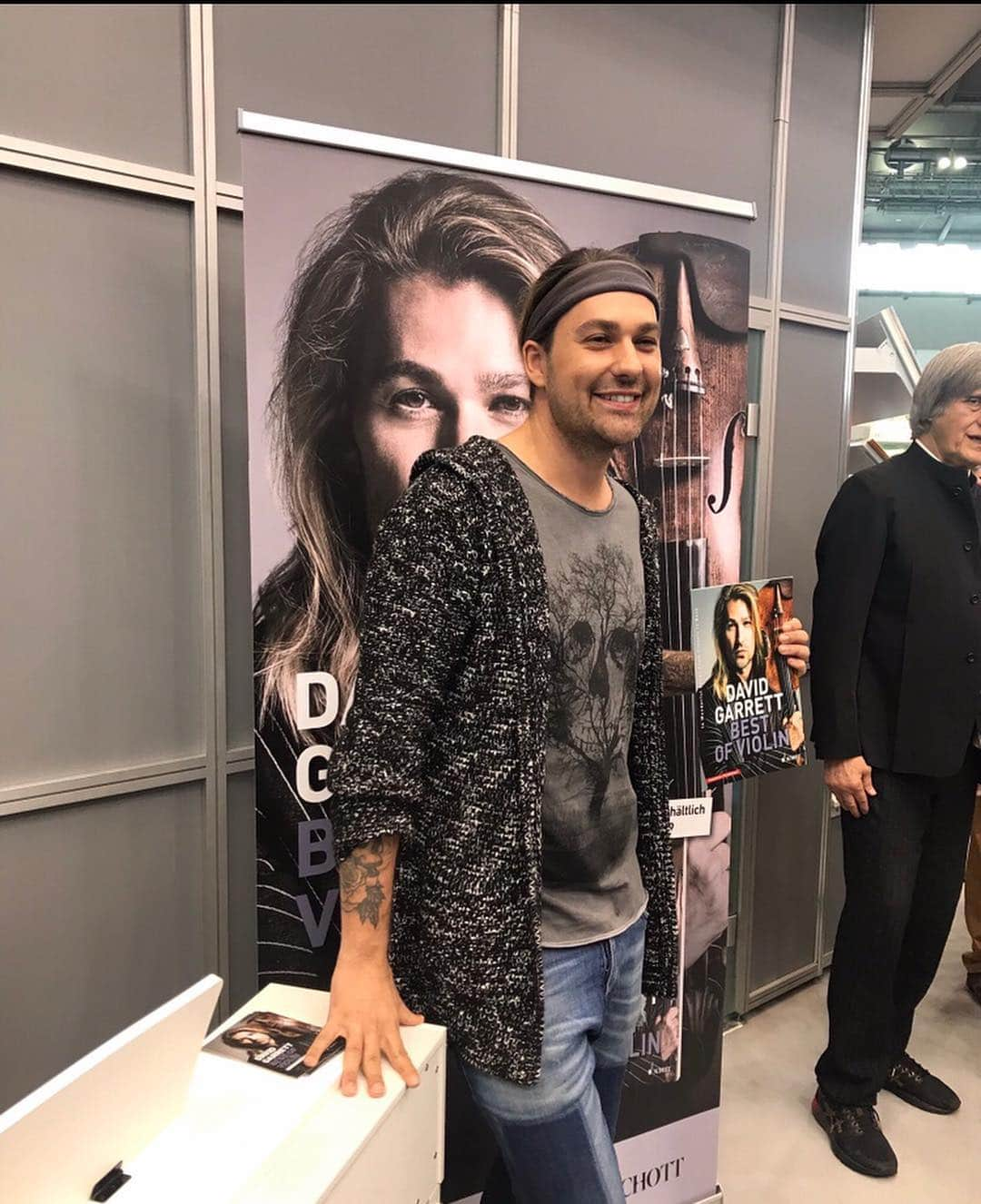 デイヴィッド・ギャレットさんのインスタグラム写真 - (デイヴィッド・ギャレットInstagram)「Some impressions from yesterday introducing my sheet music at @musikmesse #schottmusic #frankfurt #davidgarrett」4月4日 3時40分 - davidgarrettinsta