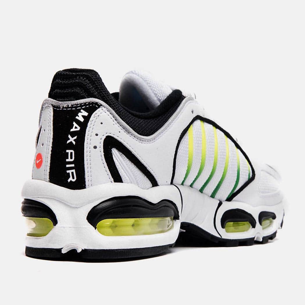 Sneaker Newsさんのインスタグラム写真 - (Sneaker NewsInstagram)「The time has come! The Nike Air Max Tailwind IV has an official release date. For full info on this much-awaited return, tap the link in our bio.」4月4日 3時47分 - sneakernews