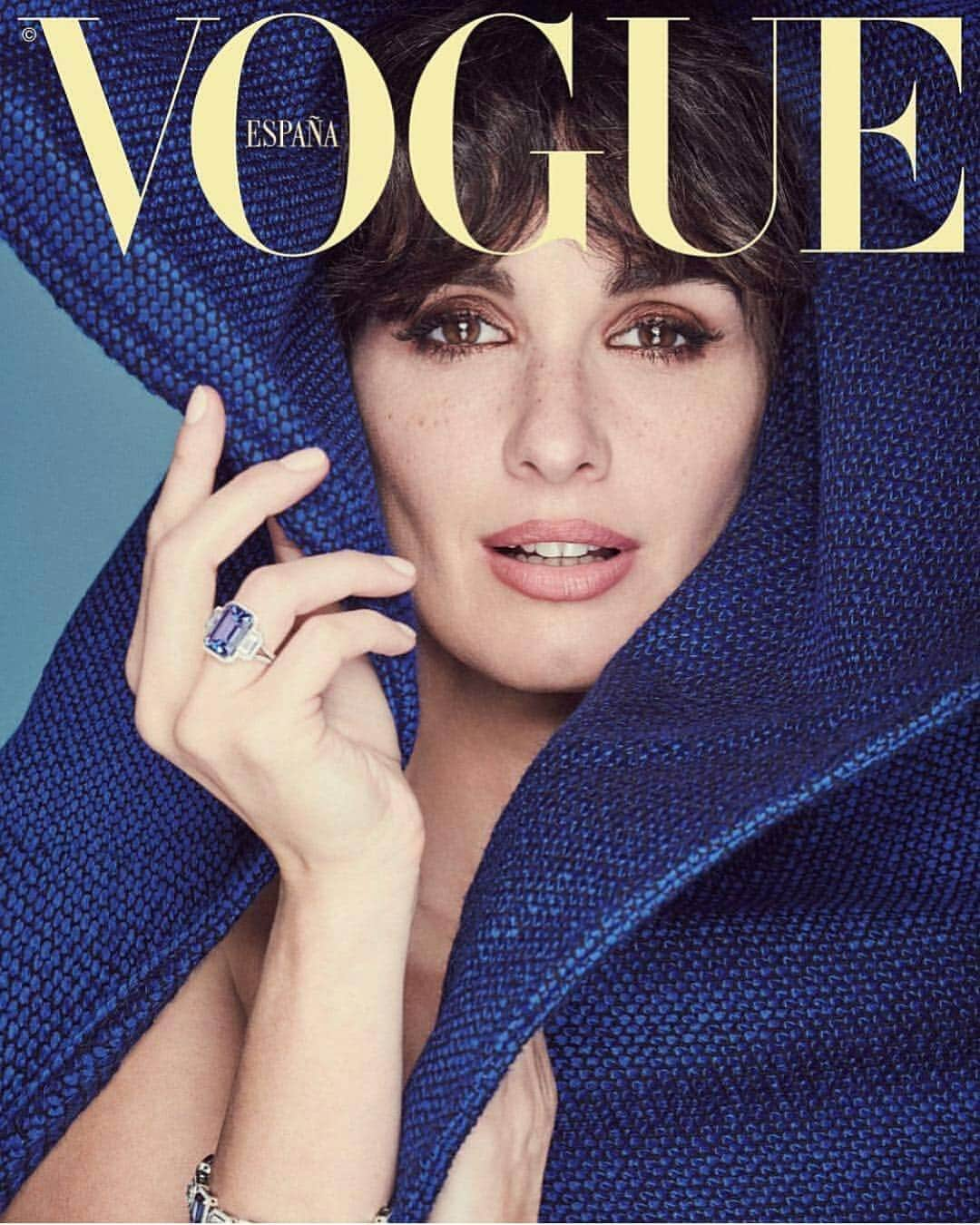 ペネロペ・クルスさんのインスタグラム写真 - (ペネロペ・クルスInstagram)「Aquí están las portadas que he fotografiado para @voguespain con estas mujeres maravillosas. Muchas gracias por confiar en mi!! @pazvegaofficial @etorriente @voguespain  #editorainvitada Photo by me😉  Here are the “covers” I photographed for my edition of @voguespain I hope you like them. Thank you to all these amazing women for trusting me!! @pazvegaofficial @etorriente @voguespain #guesteditor #atelierswarovski #lasportadasquesoñe @pabloidbeauty @vickymarcosg @natalia_natalita @vitocastelo」4月4日 4時28分 - penelopecruzoficial