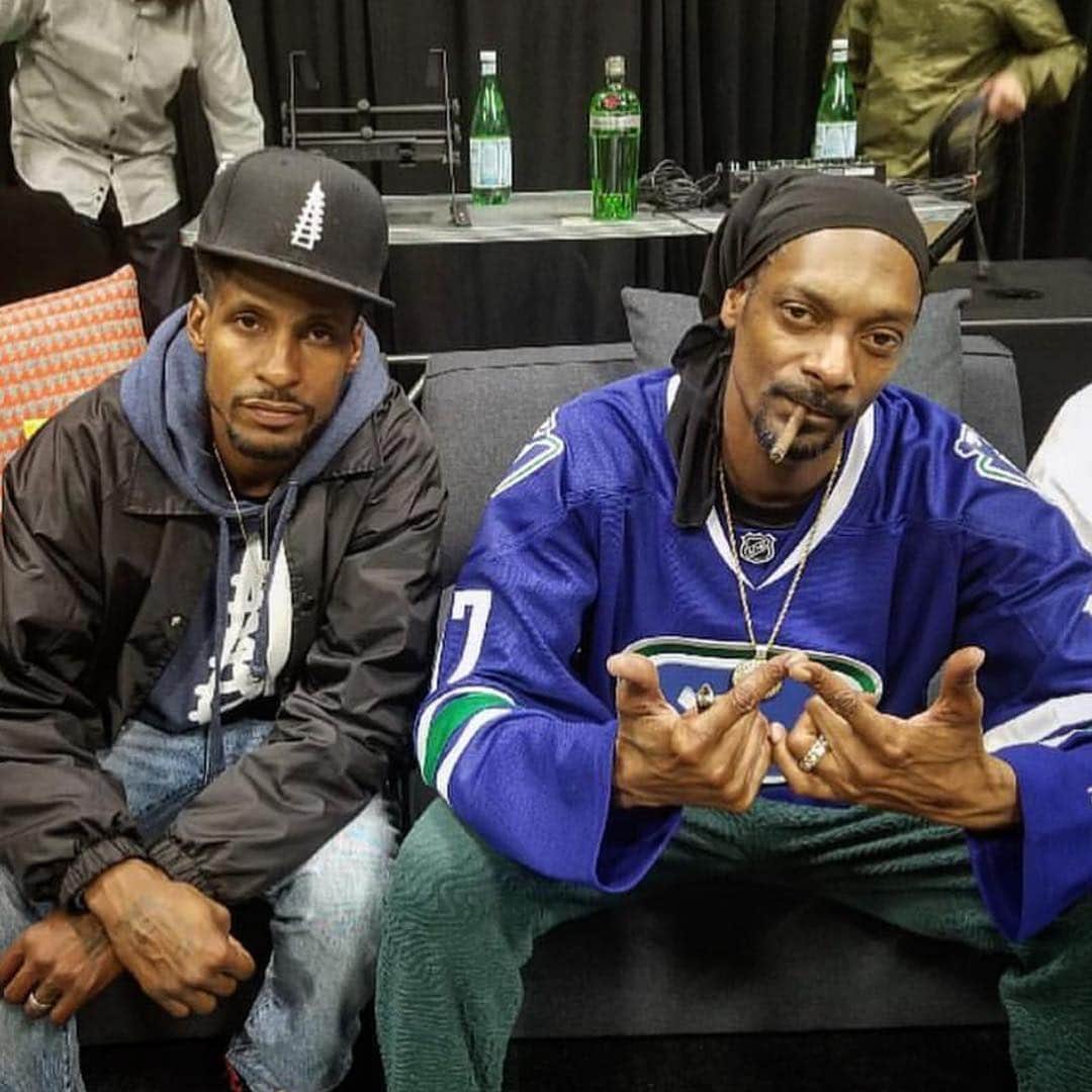 タイリース・ギブソンさんのインスタグラム写真 - (タイリース・ギブソンInstagram)「I know I’m far far away shooting in London but I feel the energy from here on what happened to our young King Nipsey Hussle.... Still praying hard for his First Lady and kids and family....... And naturally like most of you it made me wanna reach to MY nighas that still in the hood everyday “Positive GOOD PEOPLE” that put it all on the line everyday on behalf of others and just check in... Cause my biggest fear is getting THAT call.... Say hello to the lil homie we call STIX who has started a powerful charitable movement called #ThinkWatts I am always worried about Stix and he keeps telling me he’s doing what God put on HIS heart to do in the hood...... I always fall back.. And just pray.... @wattsstix is a GEM of a guy I would be shook if...... Anyway.... Then we got a STAR I’m talking this guy literally calls himself #MogulZo from Compton met him online I KNEW he was a star.... He said his hearts desire was to leave Compton and go to Morehouse! That’s me praying with Lorenzo in his DORM to keep him encouraged to get to the finish line..... Ladies and Gents this young KING just graduated!!!! @wattsstix -So when comes back to LA I’m always on edge cause if i ever got that call I would... Then there my real one from day dot dot... Kenyatta Snowden aka @kdspromotions I was broke and fucked UP on all levels... His family fed me everyday for YEARS... Paid for me to play sports at Will Rogers Park... I just did a 3 hour call with my dude to check in cause he’s a GOOD DUDE who has a marketing/Promotional company and been hustling for YEARS and doing it..!! I just needed to check in with my dude..... Then there’s @kennygotsoul who’s from the Jordan Down projects and he’s now on tour singing background with Justin Timberlake although we didn’t grow UP together he’s from WATTS my city and out here doing amazing things... He’s written too many hits for me google Kenyon Dixon and stream his albums....」4月4日 4時38分 - tyrese