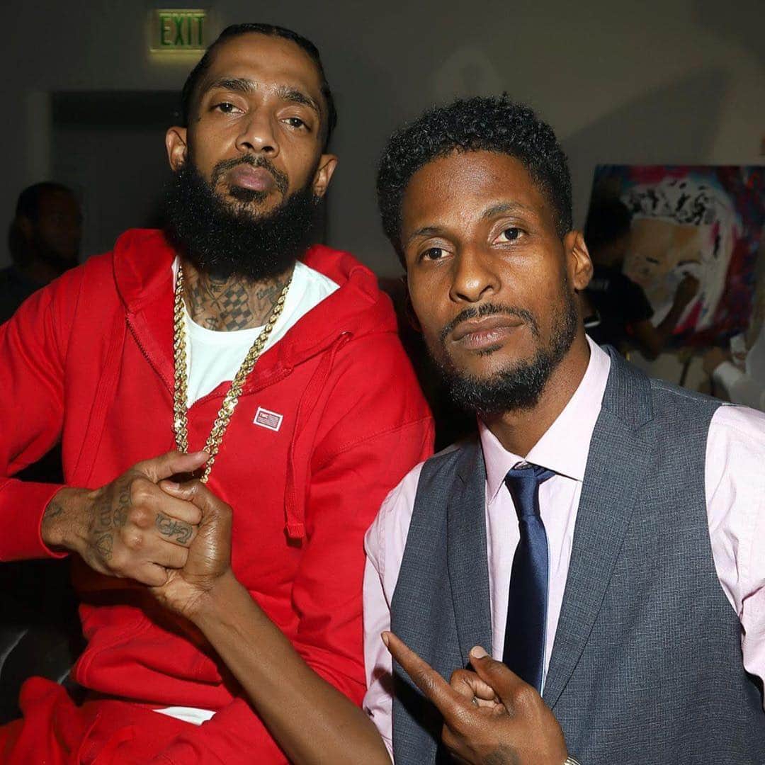 タイリース・ギブソンさんのインスタグラム写真 - (タイリース・ギブソンInstagram)「I know I’m far far away shooting in London but I feel the energy from here on what happened to our young King Nipsey Hussle.... Still praying hard for his First Lady and kids and family....... And naturally like most of you it made me wanna reach to MY nighas that still in the hood everyday “Positive GOOD PEOPLE” that put it all on the line everyday on behalf of others and just check in... Cause my biggest fear is getting THAT call.... Say hello to the lil homie we call STIX who has started a powerful charitable movement called #ThinkWatts I am always worried about Stix and he keeps telling me he’s doing what God put on HIS heart to do in the hood...... I always fall back.. And just pray.... @wattsstix is a GEM of a guy I would be shook if...... Anyway.... Then we got a STAR I’m talking this guy literally calls himself #MogulZo from Compton met him online I KNEW he was a star.... He said his hearts desire was to leave Compton and go to Morehouse! That’s me praying with Lorenzo in his DORM to keep him encouraged to get to the finish line..... Ladies and Gents this young KING just graduated!!!! @wattsstix -So when comes back to LA I’m always on edge cause if i ever got that call I would... Then there my real one from day dot dot... Kenyatta Snowden aka @kdspromotions I was broke and fucked UP on all levels... His family fed me everyday for YEARS... Paid for me to play sports at Will Rogers Park... I just did a 3 hour call with my dude to check in cause he’s a GOOD DUDE who has a marketing/Promotional company and been hustling for YEARS and doing it..!! I just needed to check in with my dude..... Then there’s @kennygotsoul who’s from the Jordan Down projects and he’s now on tour singing background with Justin Timberlake although we didn’t grow UP together he’s from WATTS my city and out here doing amazing things... He’s written too many hits for me google Kenyon Dixon and stream his albums....」4月4日 4時38分 - tyrese