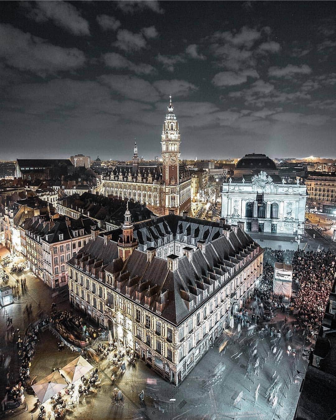 のインスタグラム：「Great night view from Lille (France) by @urbex_zultim at @igerslille #igerslille #igersfrance #igers」