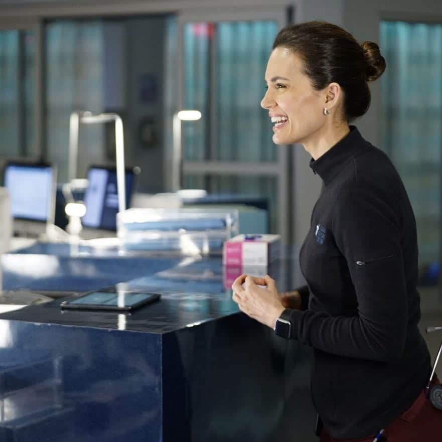 トーレイ・デヴィートのインスタグラム：「Who is as excited for tonight’s episode as I am!? #ChicagoMed」
