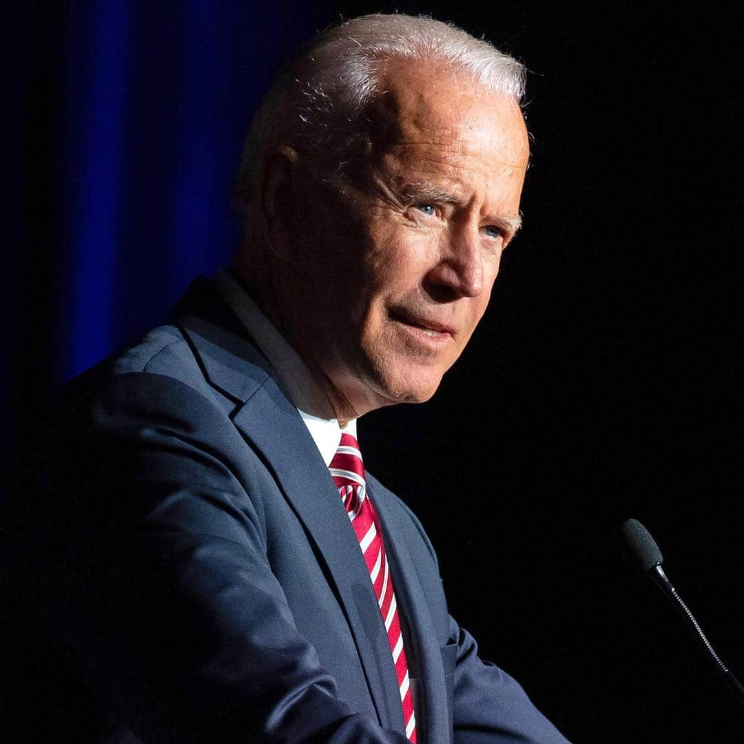 NBC Newsさんのインスタグラム写真 - (NBC NewsInstagram)「Former VP #Biden posted a video promising to change his behavior after allegations of unwanted touching in the past. Watch his statement at the link in our bio. . 📷 @saulloeb / @afpphoto」4月4日 6時06分 - nbcnews