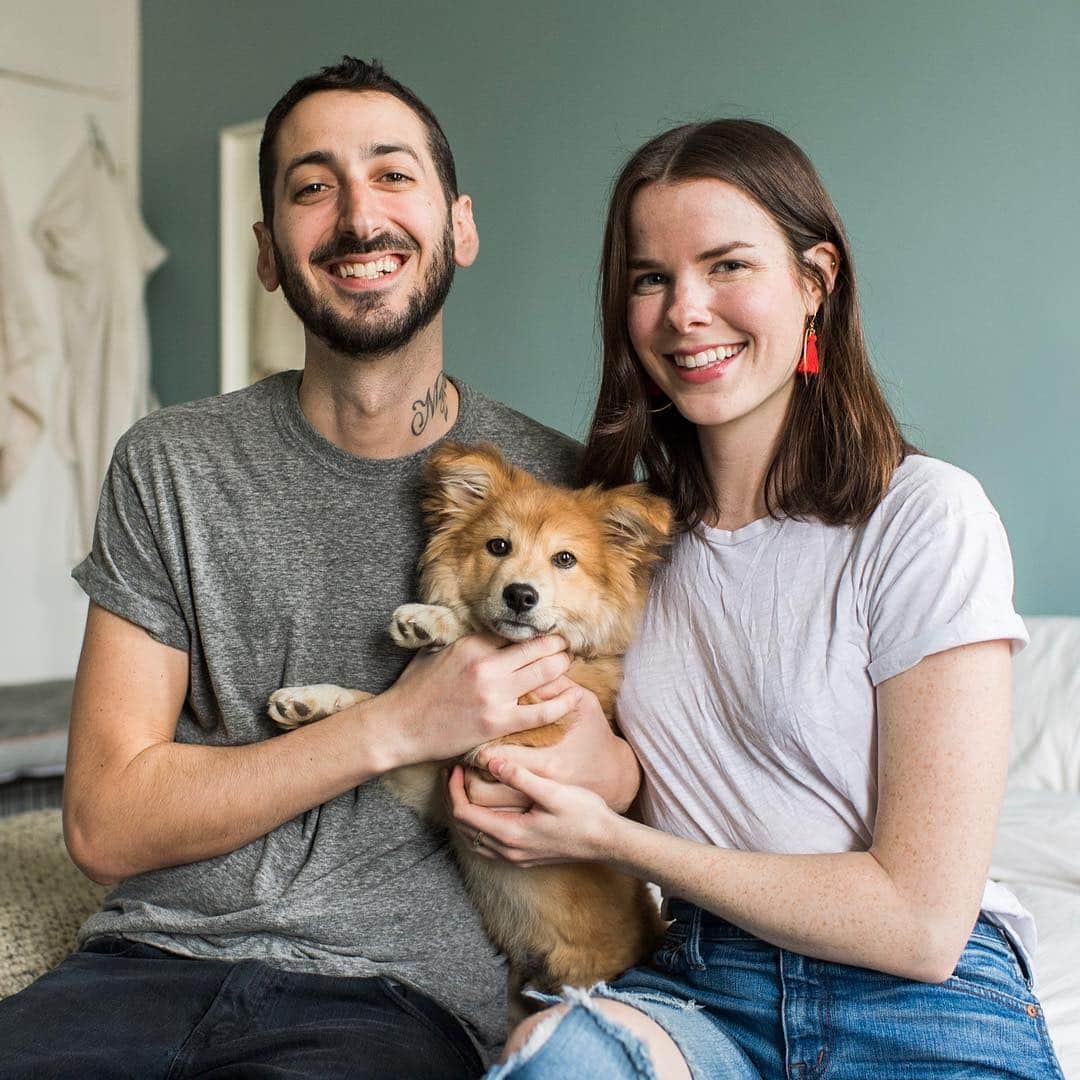The Dogistさんのインスタグラム写真 - (The DogistInstagram)「The Dogist family is getting bigger (and fluffier)! That’s right, the little puppy we’ve been fostering has found his forever home with our Project Manager, Isabel, and her boyfriend, Eric. His official name is now Simon and we’re creating a page just for him, @SimonSits. Isabel has been at The Dogist for three years, has fostered five dogs (so far) and is officially foster failing Simon. They say ‘when you know, you know’, and Isabel knew pretty much instantly (his cuteness may have helped). We’re very happy to have him on the team and to all the people who applied to adopt him, thank you for thinking of rescuing and you’ll now be able to follow Simon’s whole life through @simonsits」4月4日 6時23分 - thedogist