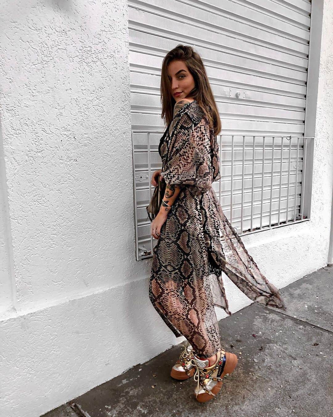 Bruna Unzuetaのインスタグラム：「🐍」