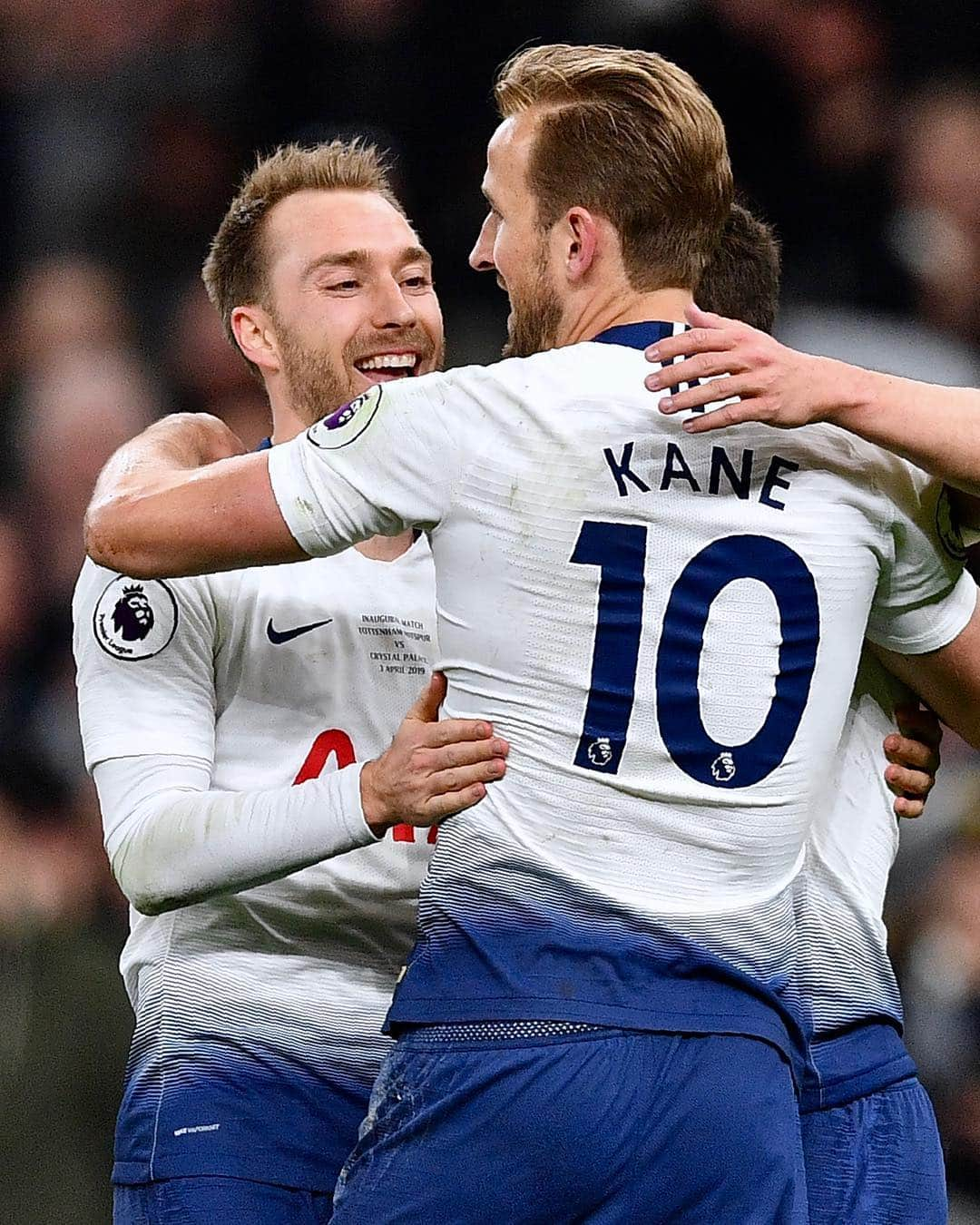 ナイキフットボールさんのインスタグラム写真 - (ナイキフットボールInstagram)「Floodlights on. Floodgates open. @spursofficial #GameOver ⠀  #SpursAreHome #COYS #Tottenham #Spurs #NikeFootball #NikeSoccer #Nike #Football #Soccer」4月4日 6時50分 - nikefootball