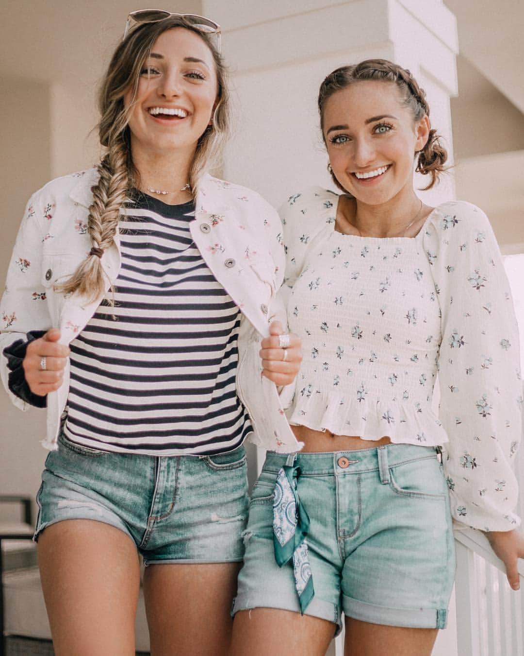 Brooklyn and Baileyさんのインスタグラム写真 - (Brooklyn and BaileyInstagram)「sun ✔️...sand ✔️...friends ✔️...link in bio for our 1st college spring break ☀️ #arizonajeanco #azyouare #ad」4月4日 7時06分 - brooklynandbailey