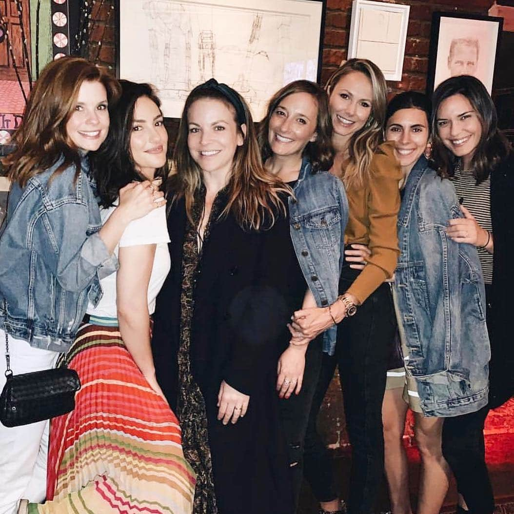 ステイシー・キーブラーさんのインスタグラム写真 - (ステイシー・キーブラーInstagram)「Girls night done right with these loves of mine! 👯‍♀️💕👯‍♀️ ⁣ ⁣ Getting 7 women together can be hard between travel schedules, families ⁣and work. I’m so inspired by each of you and grateful for the time we get together to support each other. ❤️✨⁣ ⁣⁣ #tbt #grateful #lovemygirls #girlfriends #girlgang #femalefriendship #womensupportingwomen #womenempowerment #womeninbusiness #womeninspiringwomen」5月3日 10時17分 - stacykeibler