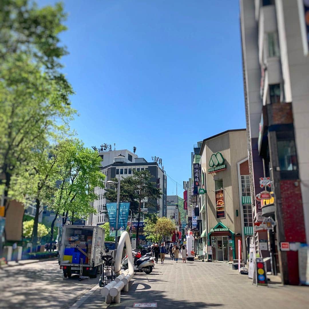 多村仁志さんのインスタグラム写真 - (多村仁志Instagram)「今日は #明洞 #味加本  #松茸とあわびのお粥 からスタート！  今日も #seoul は暖かいです☀️ 最高気温 24〜25度💦  자연송이 전복죽 (チャヨンソンイチョンボッチュッ) 18,000ウォン」5月3日 10時20分 - hit_tamu