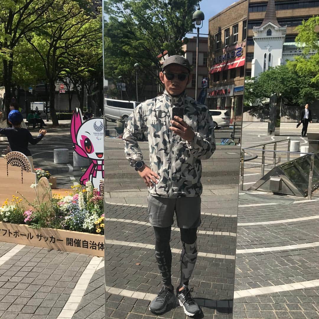 宇野薫のインスタグラム：「UNORUN  #今朝のみなとみらい  今日はよこはまパレードで、沢山の方が沿道にいました。 あと矢沢永吉さんのイベントもあるようです。  #unorun #unorunstyle #unorungear #caoluno  #cpfu #championjapan #champion100 #onrunning  #onfriends #oakleyfrogskins  #suunto9 #矢沢永吉 #俺 #宇野薫」