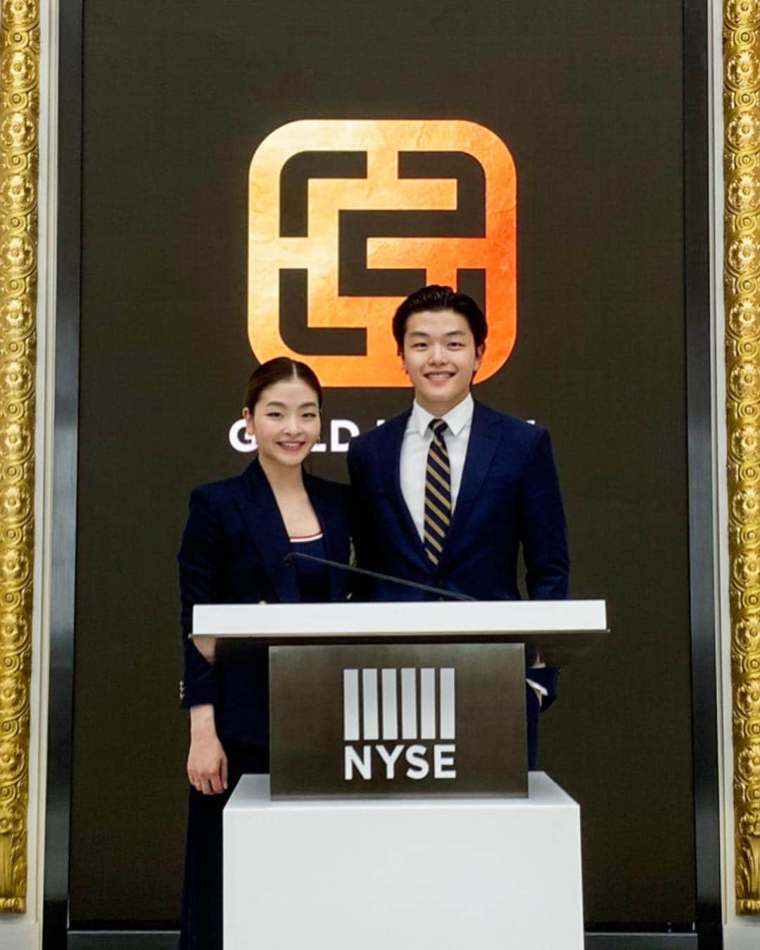 アレックス・シブタニさんのインスタグラム写真 - (アレックス・シブタニInstagram)「Honored to join @goldhouseco at the @nyse yesterday to ring the closing bell and kick off Asian American & Pacific Islander Month. Thank you to brother @bingchen and the founding family of @goldhouseco for having us at such a memorable occasion. Always great to reunite with so many friends! @vinlin @janetyang1 @fareastmovement @transparentfeed @heymichellelee @therealphilliplim @troublewithprabal @alwaysupintheair」5月3日 10時58分 - alexshibutani