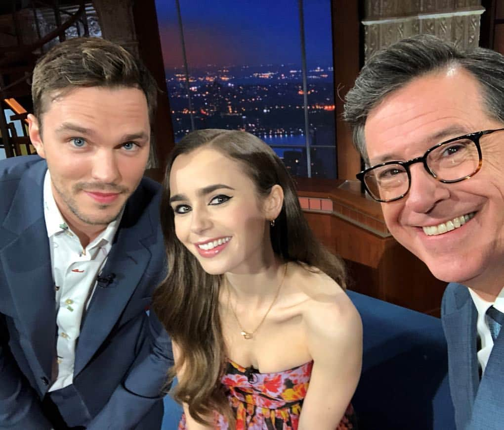 リリー・コリンズさんのインスタグラム写真 - (リリー・コリンズInstagram)「Getting into a deep (and super animated) conversation about @tolkienmovie with these two tonight on @colbertlateshow! If you want to be one of the first to see our new movie Tolkien at a special advance screening on May 7... followed by a live streamed Q&A moderated by @stephenathome with @nicholashoult, director #DomeKarukoski, and myself... check out the link in my bio for tickets!!...」5月3日 11時14分 - lilyjcollins