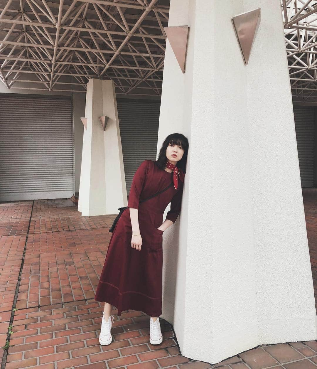 小谷実由さんのインスタグラム写真 - (小谷実由Instagram)「👗 @iamiinfact #純喫茶準備室. 🧣 used. 👟 @converse_jp .  #おみゆ箪笥」5月3日 11時15分 - omiyuno