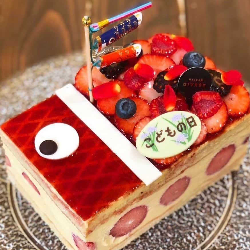 里井真由美のグルメインスタ