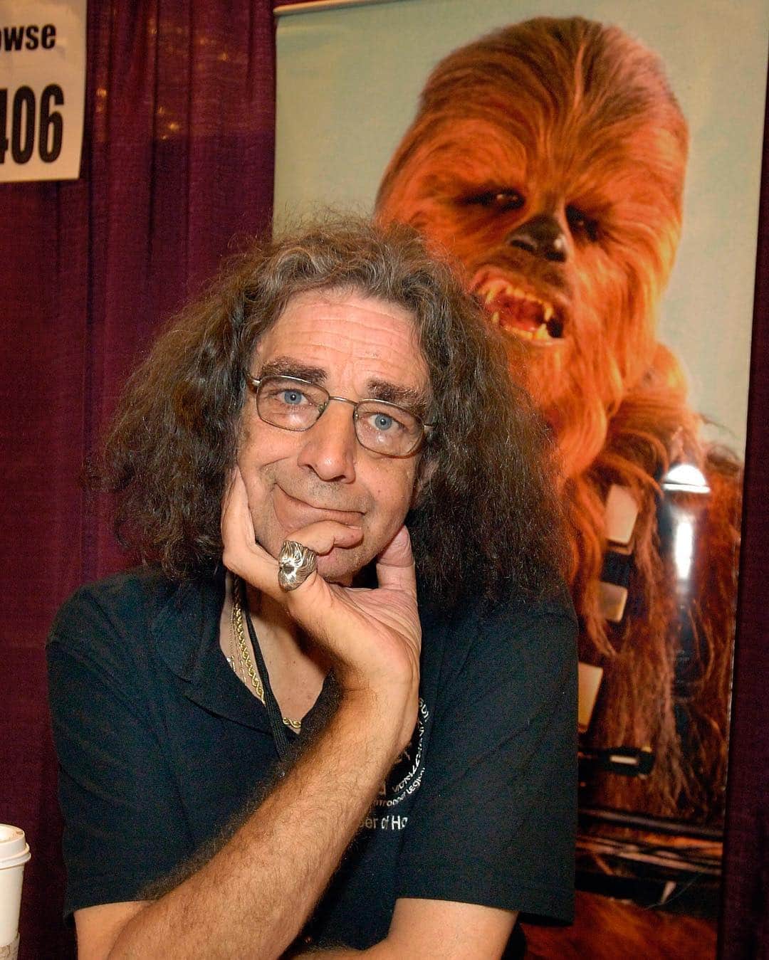 E! Onlineさんのインスタグラム写真 - (E! OnlineInstagram)「Rest in peace to the man who played Chewbacca and made our childhood, Peter Mayhew. ❤️ (📷: Getty Images)」5月3日 11時29分 - enews