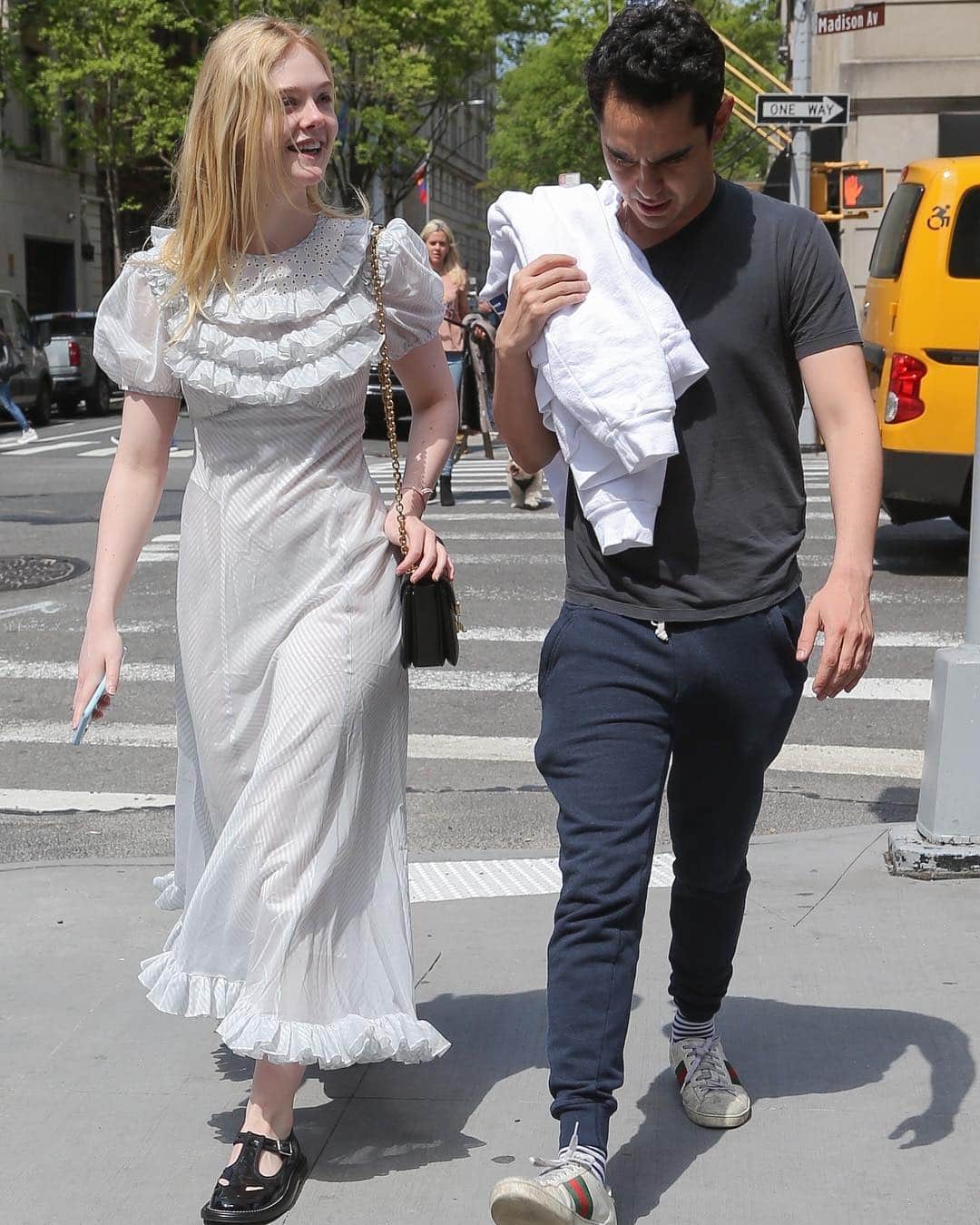Just Jaredさんのインスタグラム写真 - (Just JaredInstagram)「@ellefanning and @maxminghella step out together in NYC today. The pair have been linked since August, but have never confirmed if they’re officially an item.  #ElleFanning #MaxMinghella Photos: Backgrid」5月3日 2時42分 - justjared