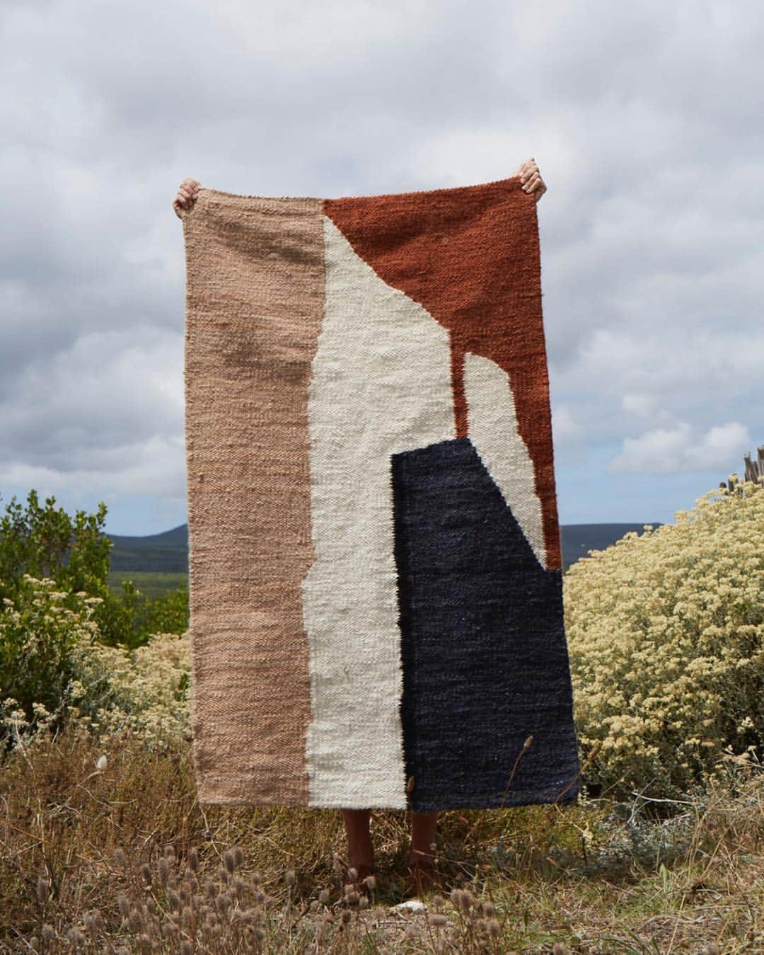 Design Milkさんのインスタグラム写真 - (Design MilkInstagram)「@karucollections is a line of artisanal home #textiles and #clothing founded on the connection between thoughtful design and living well. They will be joining the #DMMilkStand popup shop at this year's @icff_official show at booth #209 on May 19-22. See you there!」5月3日 3時35分 - designmilk