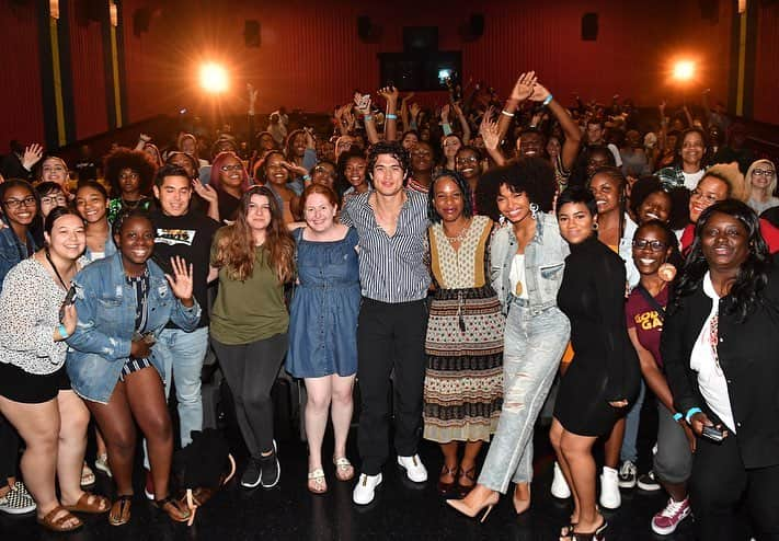 Warner Bros. Picturesさんのインスタグラム写真 - (Warner Bros. PicturesInstagram)「PRESS TOUR DAY 1: Thank you, Atlanta! @yarashahidi, @melton & @nicolayoon got to see #TheSunIsAlsoAStar with bright, young future leaders, talk about love, and of course take some fun photos with everyone! Follow @thesunisalsoastar Instagram story for more! (📸: @thephotomanlife / Getty Images)」5月3日 3時31分 - wbpictures