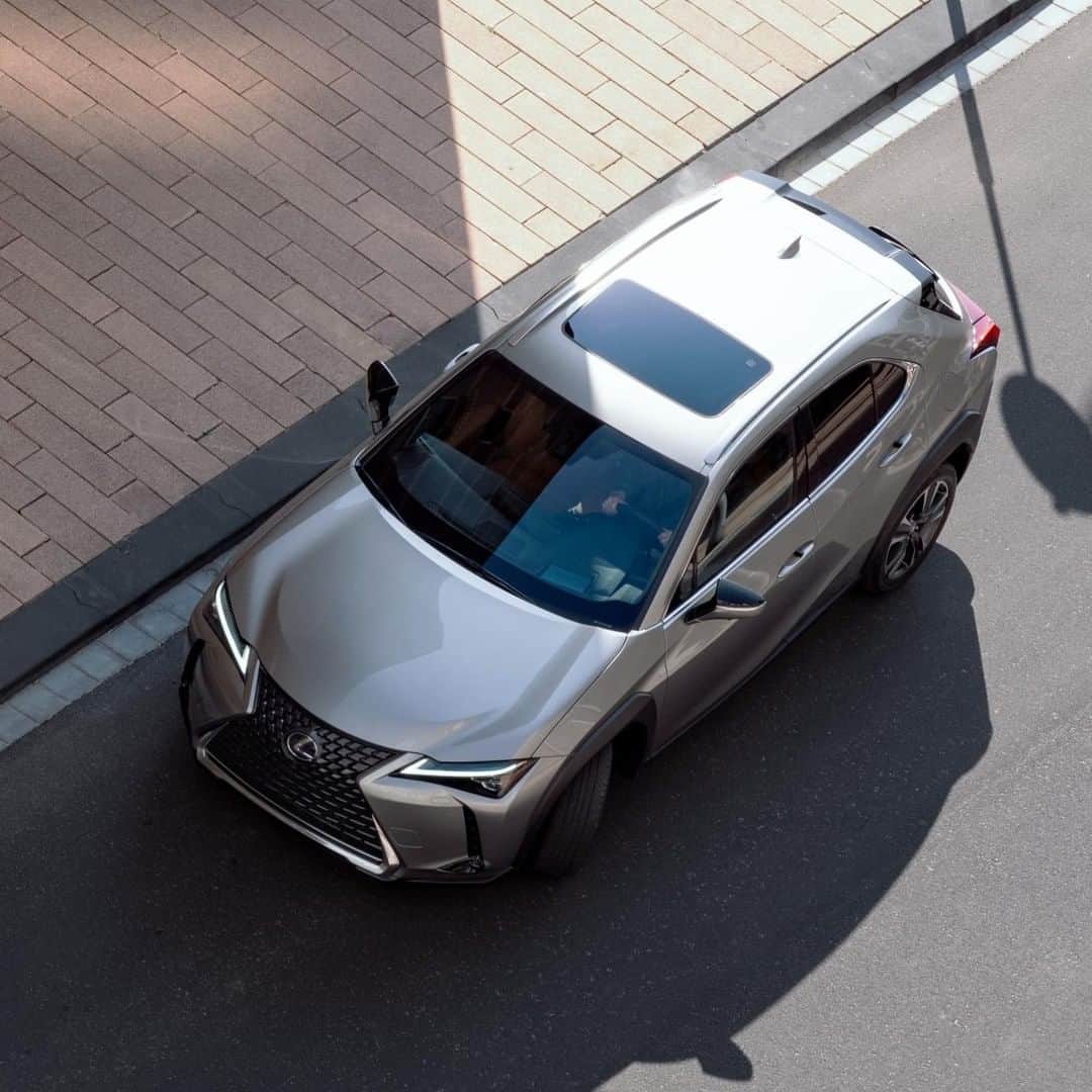 Lexus USAのインスタグラム：「What good is a modern explorer without a modern means of transportation? #LexusUX」