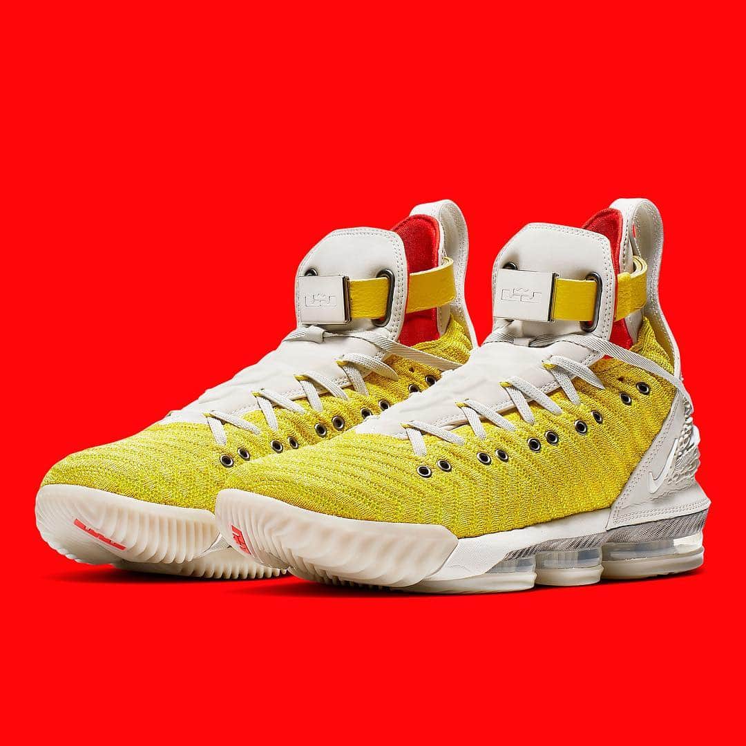 Sneaker Newsさんのインスタグラム写真 - (Sneaker NewsInstagram)「Nike Basketball revisits their collaboration with Harlem’s Fashion Row with a new bright citron colorway of the LeBron 16. For a closer look, tap the link in our bio.」5月3日 3時45分 - sneakernews