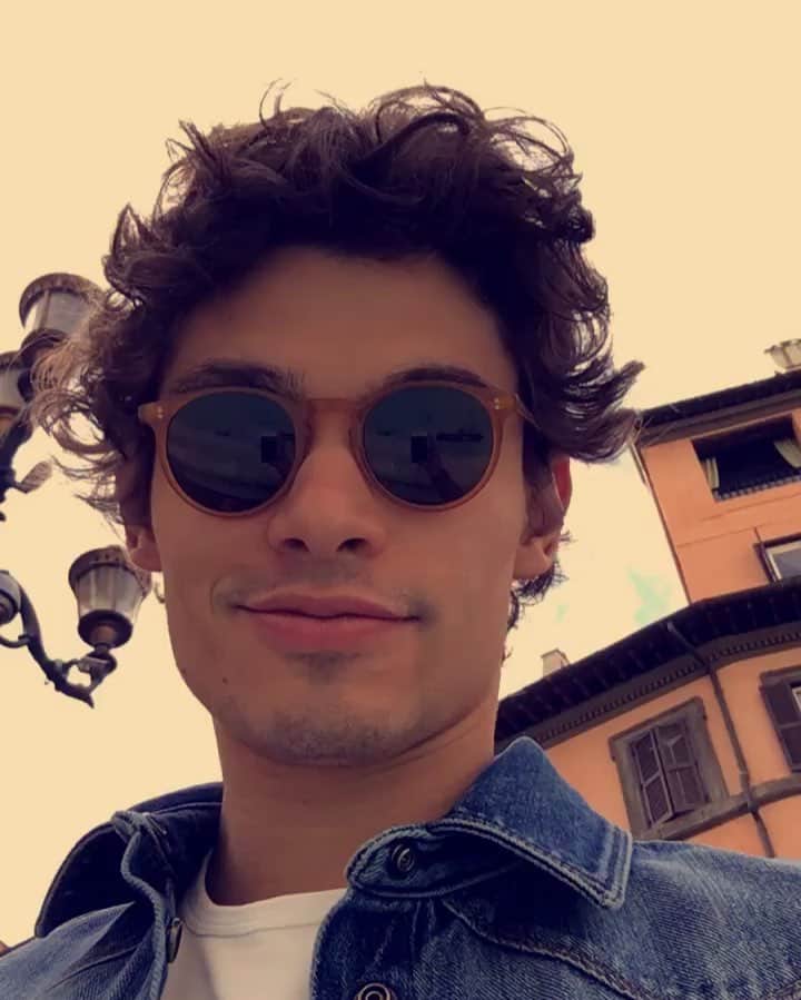 ドドのインスタグラム：「Quanto mi manchi⛲️🇮🇹 #TBT #FontanaDiTrevi #Roma」